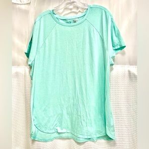 2x green t shirt